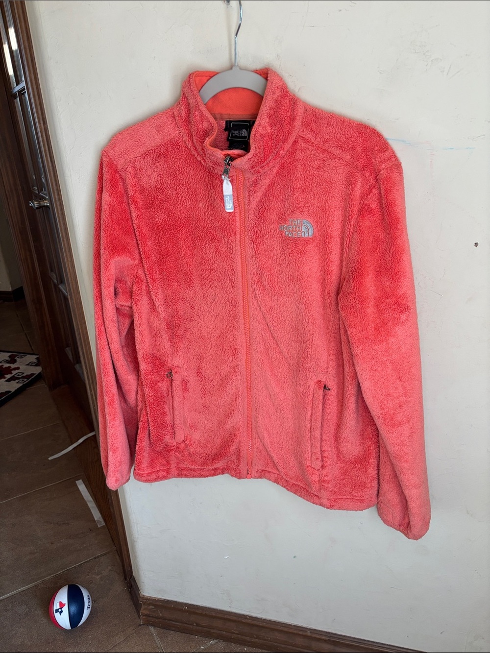 The north face peach osito full zip jacket! Large